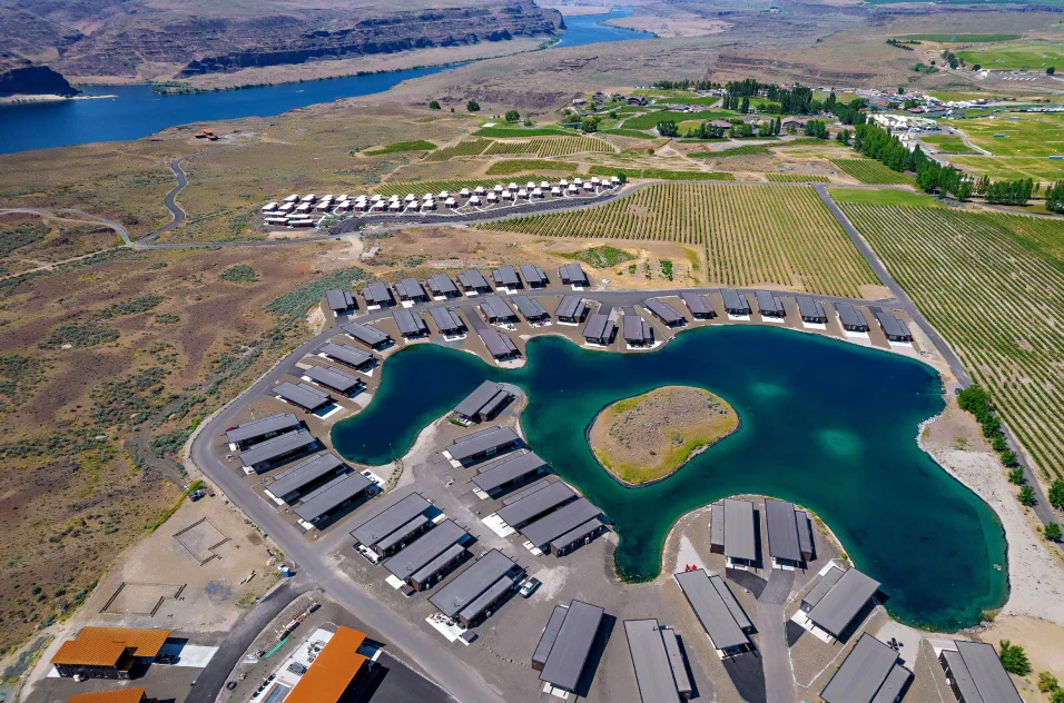 4-Night Ultimate VIP ABGT700 Cave B Ridge Condo Package for 2 Guests